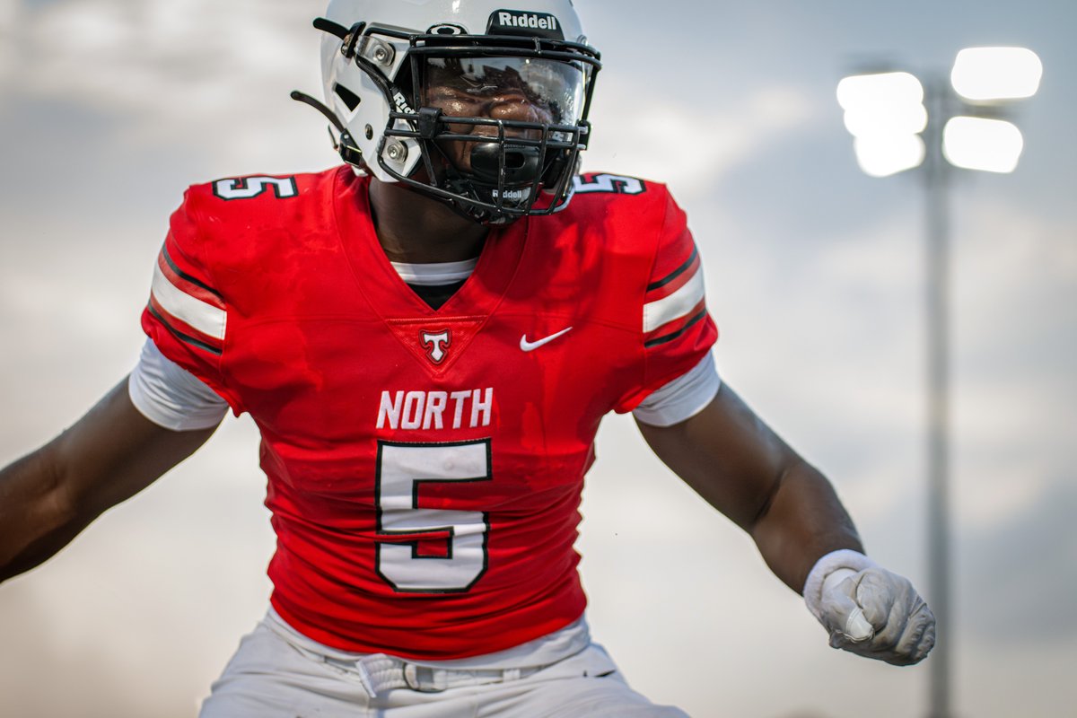 1st of TWO Strip 6's for <a href="/Brooks4K/">Khamari Brooks</a> during last night's scrimmage v. Loganville. Happened so fast, didn't have time to switch lenses &amp; ended up with this cool CU of Kamari running up sideline toward team to celebrate.  

<a href="/NOHSFootball/">North Oconee Football</a> <a href="/NOHSTitans/">North Oconee Titans</a> <a href="/Northoconeeath/">North Oconee Athletics</a> <a href="/OfficialGHSA/">GHSA</a>