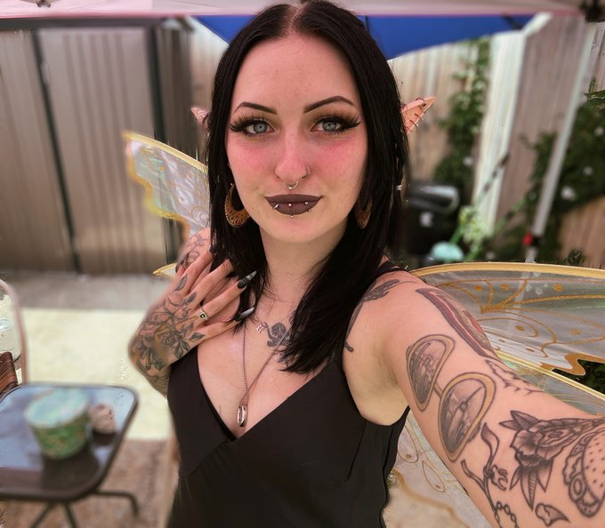 Omw to play faeries with @MaeveFearne 🧚 https://t.co/C1brwCYov0<a class="tags" target="_blank" title="On Twitter" href="/?out=eyJ0eXAiOiJKV1QiLCJhbGciOiJIUzUxMiJ9.eyJpYXQiOjE3MjMwODI1MzQsImlzcyI6InR3cG9ybnN0YXJzLmNvbSIsIm5iZiI6MTcyMzA4MjUzNCwiZXhwIjoxNzU0NjE4NTM0LCJyZWRpcmVjdF91cmwiOiJodHRwczovL3R3aXR0ZXIuY29tL01hZXZlRmVhcm5lIn0.W5pcYs4mhBqiDHfkESBpLlNg3nRcXUtRiPtJY1lWgit0RtfveWkeylqYIYsE5TGLCBE7O3IlGO7H6J3xcNznhQ">@MaeveFearne</a><a href="/tag/newprofilepic"class="tags"><span>#newprofilepic</span></a>