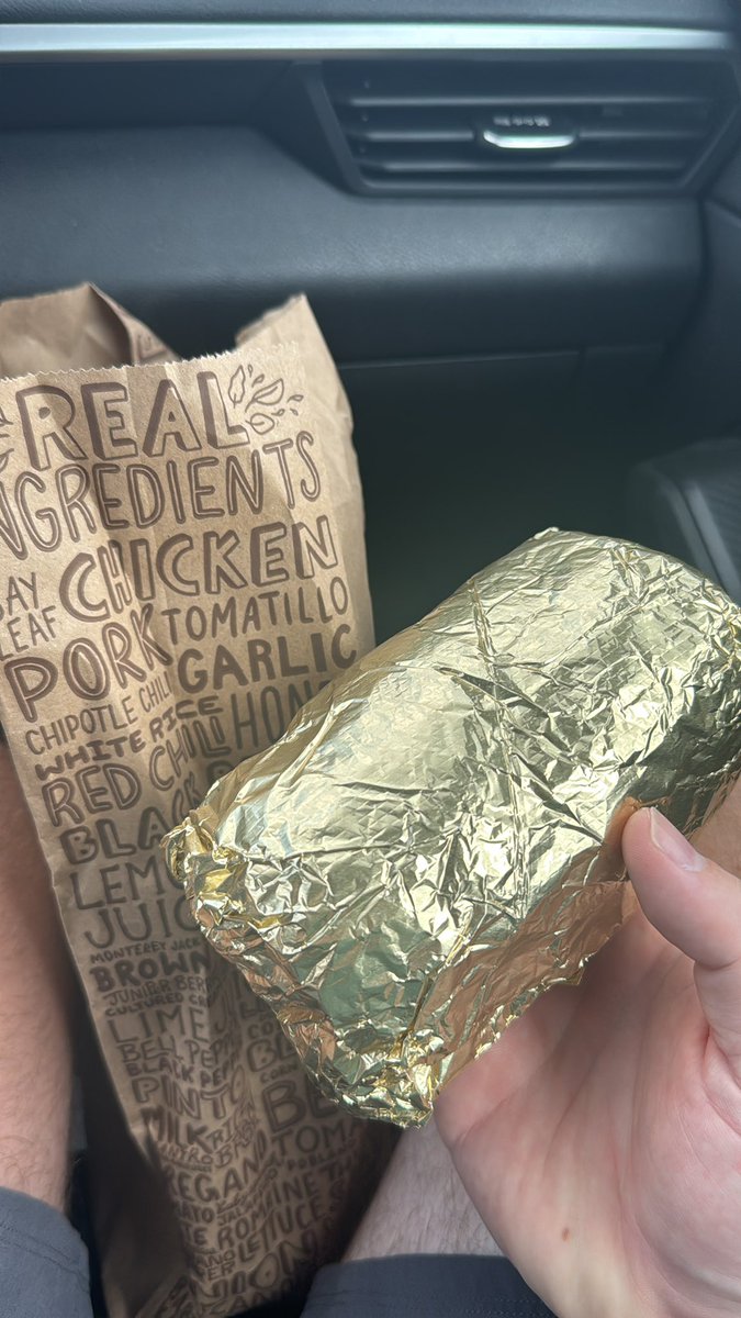 DeDrossi's tweet photo. @ChipotleTweets did I win the golden ticket or did I miss something here? https://t.co/u5GTIcc4Kh