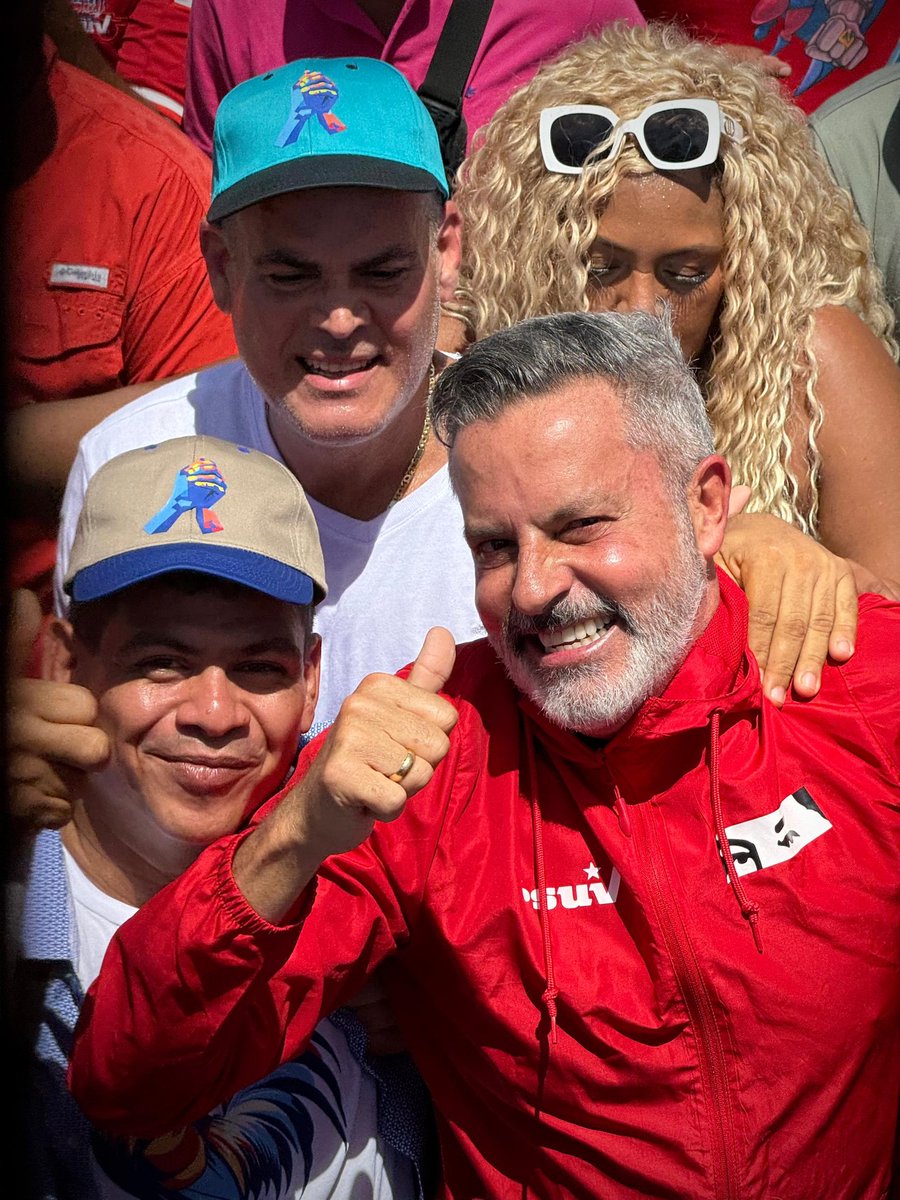 🚩🚩 El pueblo patriota de #NuevaEsparta se movilizó unido junto a nuestro enlace del <a href="/PartidoPSUV/">PSUV</a> Dip. Guiseppe Alessandrello contra el fascismo y en defensa de la #Paz de la Patria

Todos bajo una sola voz le gritamos al mundo que en Venezuela #GanóMaduro

#PaisDeOchoEstrellas