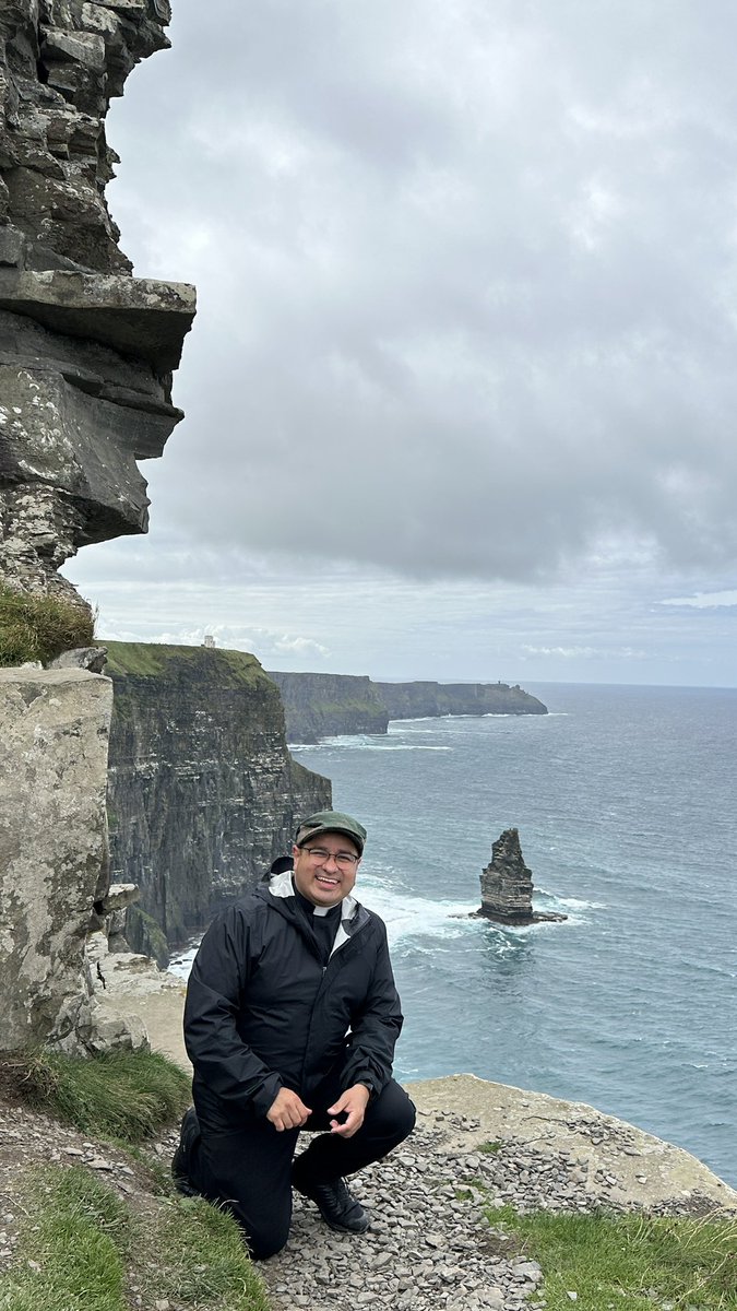 FatherCruz's tweet image. Ireland is so beautiful! #cliffsofmoher