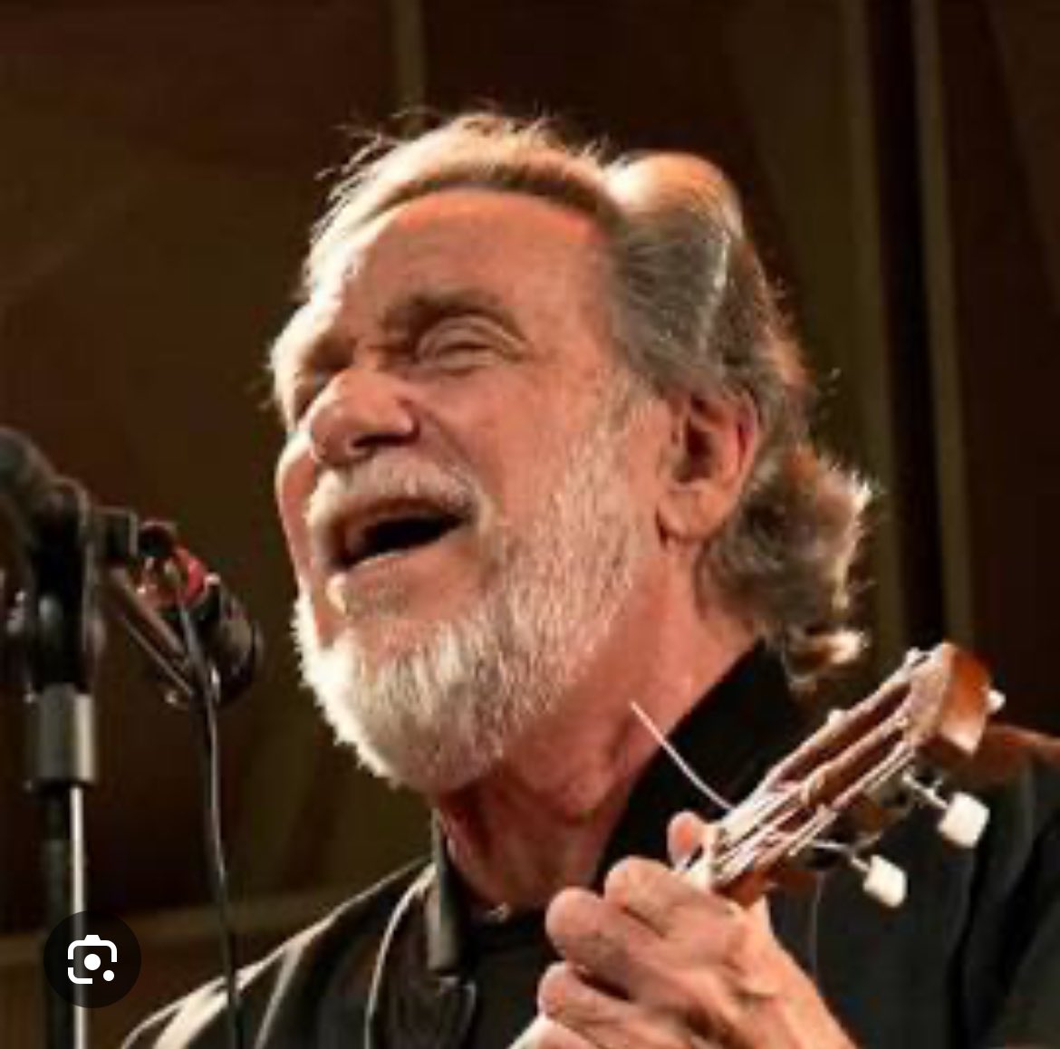 Felicidades a nuestro amigo y maestro Iván Pérez Rossi a sus 81 años de existencia. Desde siempre regalando y enseñando con sus canciones. Vive en la memoria del venezolano hoy y siempre.