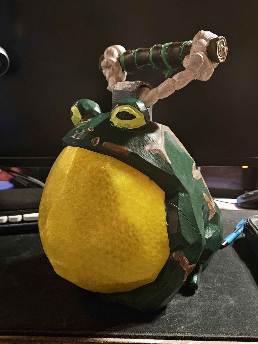 askalon6789's tweet photo. When you're playing Sea of Thieves but hear a loud croak noise so you turn around and see *HIM* All Hail the Frorb! #SeaOfThieves  #BeMorePirate https://t.co/V5fStP8097