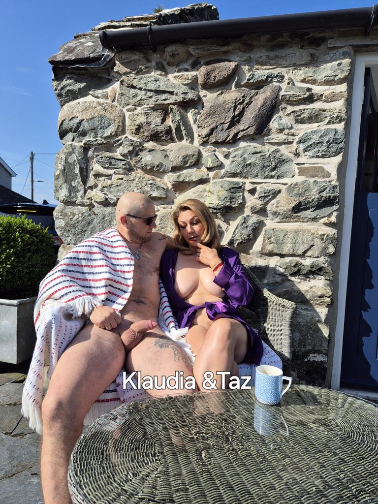 TazKlaudia's tweet photo. In a morning, coffee time to weak us up!😜 https://t.co/geHiVzAWPN