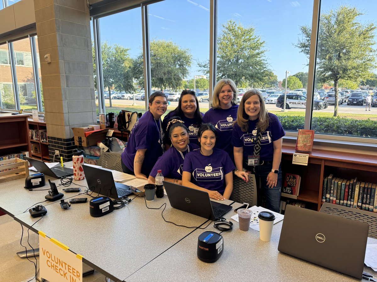 Thank you for the leadership from our <a href="/LISD_CSW/">LISD_CSW (Counseling & Social Work)</a> team for organizing <a href="/LewisvilleISD/">Lewisville ISD</a> Back To School Fair!  #everyOne can make a difference for kids