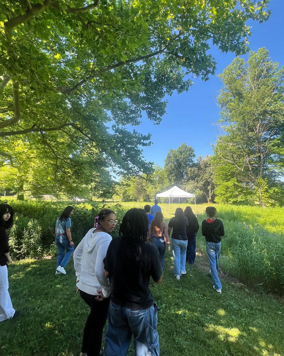MercerCountyOEA's tweet photo. Our Tree Ambassador interns recently visited the @theH2Oshed to participate in advocacy training and learned about how trees help urban heat islands, stormwater management, and celebrated the opening of the incredible Butterfly Garden🌳🦋

Big thank you to Diana and the team! https://t.co/P9MGfT0X4N