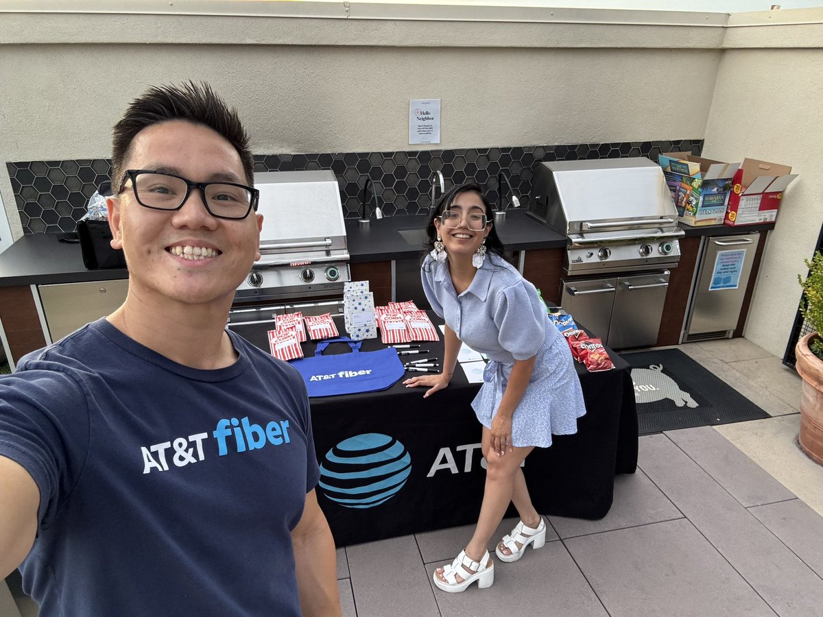 seanvmoore's tweet photo. Ravneet Kaur was out at Trestle Apartments in San Carlos for movie night! 🍿 🎥 snacks, and a healthy dose of blazing fast fiber from @ATT (with a side of mobility). Great job as always Ravneet Kaur https://t.co/AT9MErEt9B