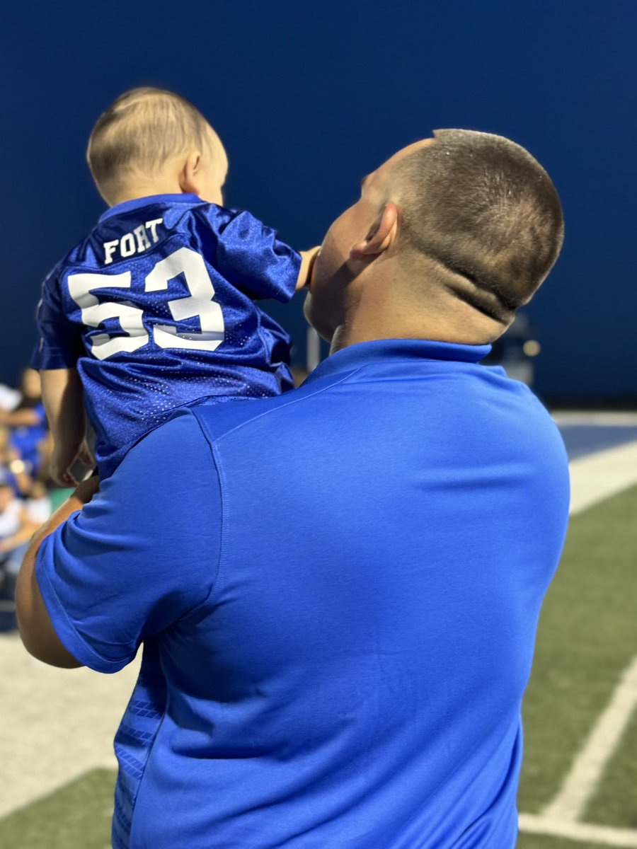 CoachFort_'s tweet image. Thankful to be a Lovington Wildcat!