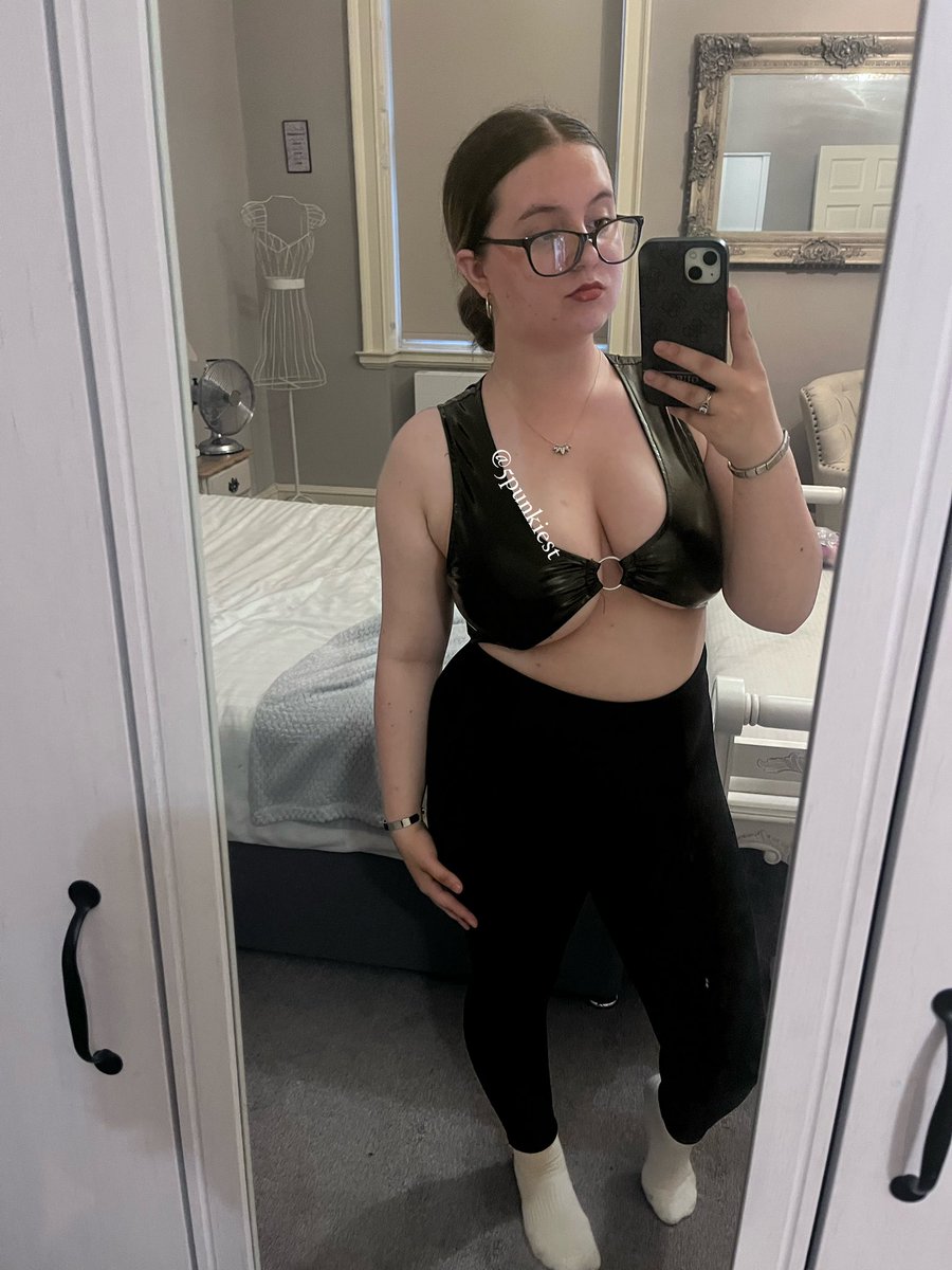 5punkiest's tweet photo. I will make your life living hell just for me to laugh at it , it’s amusing 😈

Findom femdom cuck cbt cei joi sph humiliation abdl feet leather pvc session Skypes worship foot https://t.co/zwoUTUwxEr