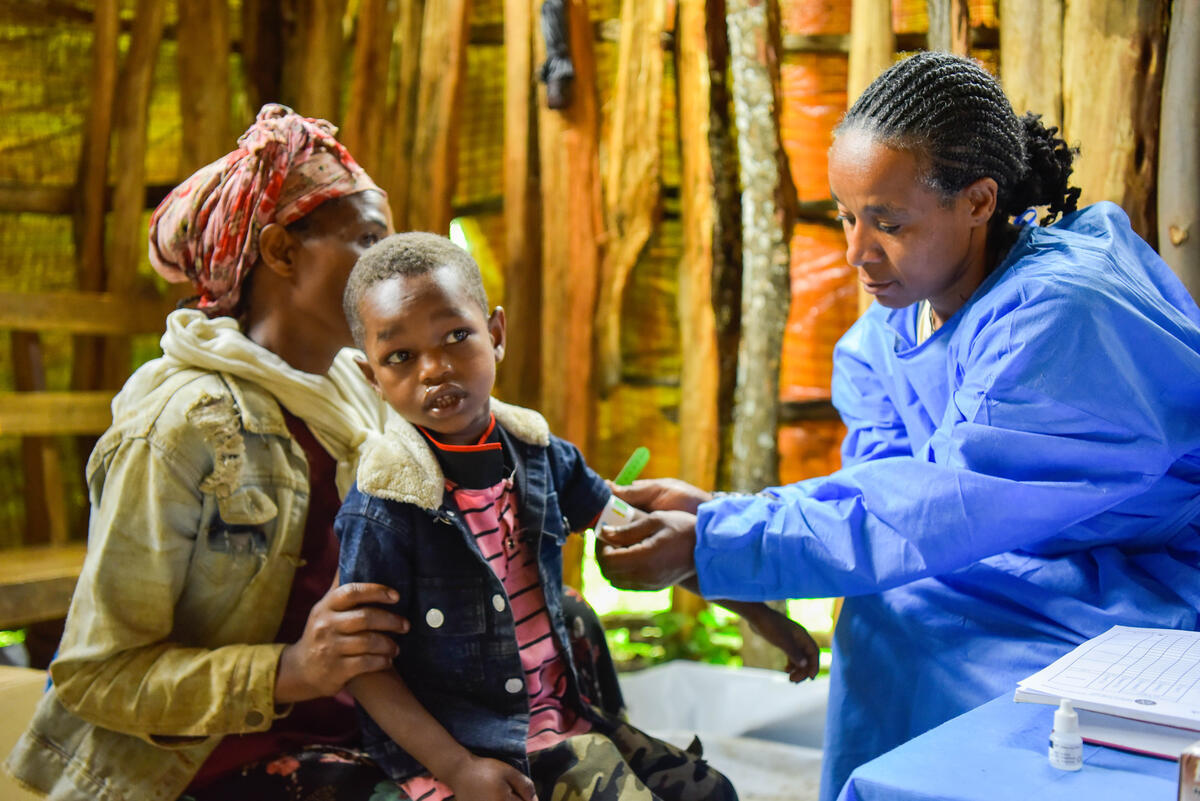 WFP's tweet photo. Sintayech lives in South #Ethiopia, where a devastating landslide killed nearly 250 people.

WFP has dispatched emergency nutrition assistance for families like hers with children under five years of age as they cope and try to recover. https://t.co/Cd9ZZEl2t6