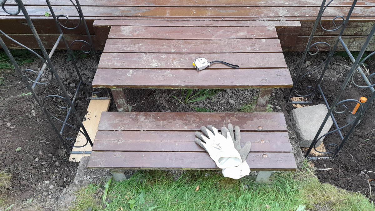 SwedishGamester's tweet photo. Placing a #GardenArch is a #SmallProject for a #BigMan, but a #BigProject for a #SmallMan! 😅 Anyways, it sure was a lot of #work and both of my arms is aching but I'm finally done! 🙌
Now it's #BeerTime! 🍻 https://t.co/Wjv1XPfr1Z