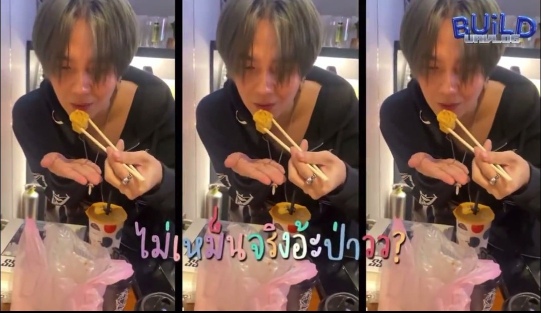 bts_beyourluve7's tweet photo. Ohhhh my husband and my baby release VLOG on same day 🥹😭
Both of them" Nom Nom Nom......"
In they vlog So cute 💙💜🤌🏻🥹
#RunJin
#BuildurmeetEP5 https://t.co/W5ApDxcTkV