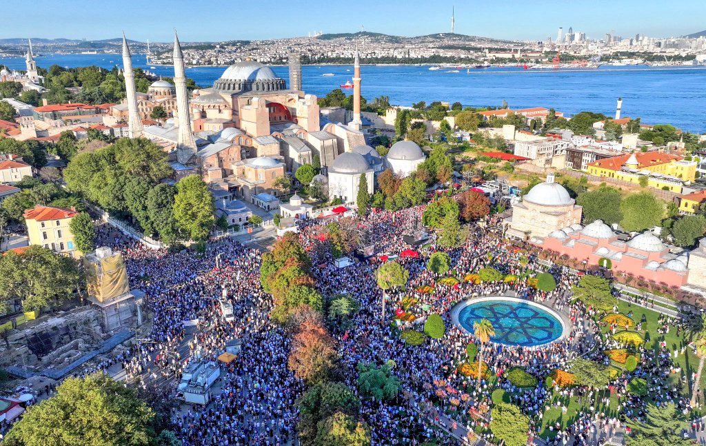 TheLaikYobaz's tweet photo. Şehit İsmail Haniye'nin son isteğini cevapsız bırakmadık.

Darısı Kudüs'ün fethine... https://t.co/S8viVL0L0L