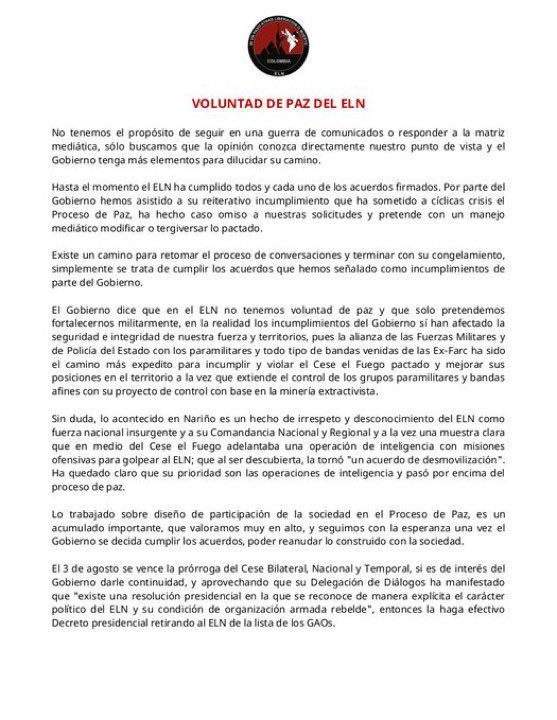 MariaFdaCabal's tweet photo. Ahora tenemos a los terroristas del ELN exigiendo al Estado colombiano que los saquen de la lista de los Grupos Armados Organizados (GAOs), con la pretensión de obtener un estatus de legitimidad que jamás podrán alcanzar debido a su carácter ilegal y criminal. Esta demanda es inadmisible tanto desde el punto de vista legal como constitucional en Colombia.

Primero, debemos recordar que la Ley 171 de 1994, que aprueba el “Protocolo Adicional a los Convenios de Ginebra del 12 de agosto de 1949, relativo a la protección de las víctimas de los conflictos armados sin carácter internacional (Protocolo II)”, y la Ley 1908 de 2018, que fortalece la investigación y judicialización de organizaciones criminales, son claros en su mandato. Estas leyes, junto con el bloque de constitucionalidad representado por los artículos 93, 94 y 214 de la Constitución, obligan al Estado colombiano a actuar con firmeza contra organizaciones como el ELN.

El ELN ha demostrado reiteradamente su desprecio por los acuerdos de paz y por la seguridad del país, siendo responsables de innumerables actos de violencia, secuestro y narcotráfico. Sus acciones no solo han puesto en peligro la integridad territorial y la seguridad nacional, sino que también han afectado gravemente la vida de miles de colombianos inocentes. Ceder a sus demandas sería traicionar la memoria de las víctimas y poner en riesgo la estabilidad y el orden público de nuestra nación.

La legitimidad que el ELN busca es incompatible con su historial de criminalidad y terrorismo. El Estado colombiano no puede ni debe conceder ningún tipo de reconocimiento que debilite el imperio de la ley y la justicia. El Gobierno debe mantenerse firme en su compromiso de proteger a los ciudadanos y garantizar la prevalencia del orden constitucional, rechazando cualquier intento de los grupos armados de obtener concesiones a través de la violencia y la intimidación.