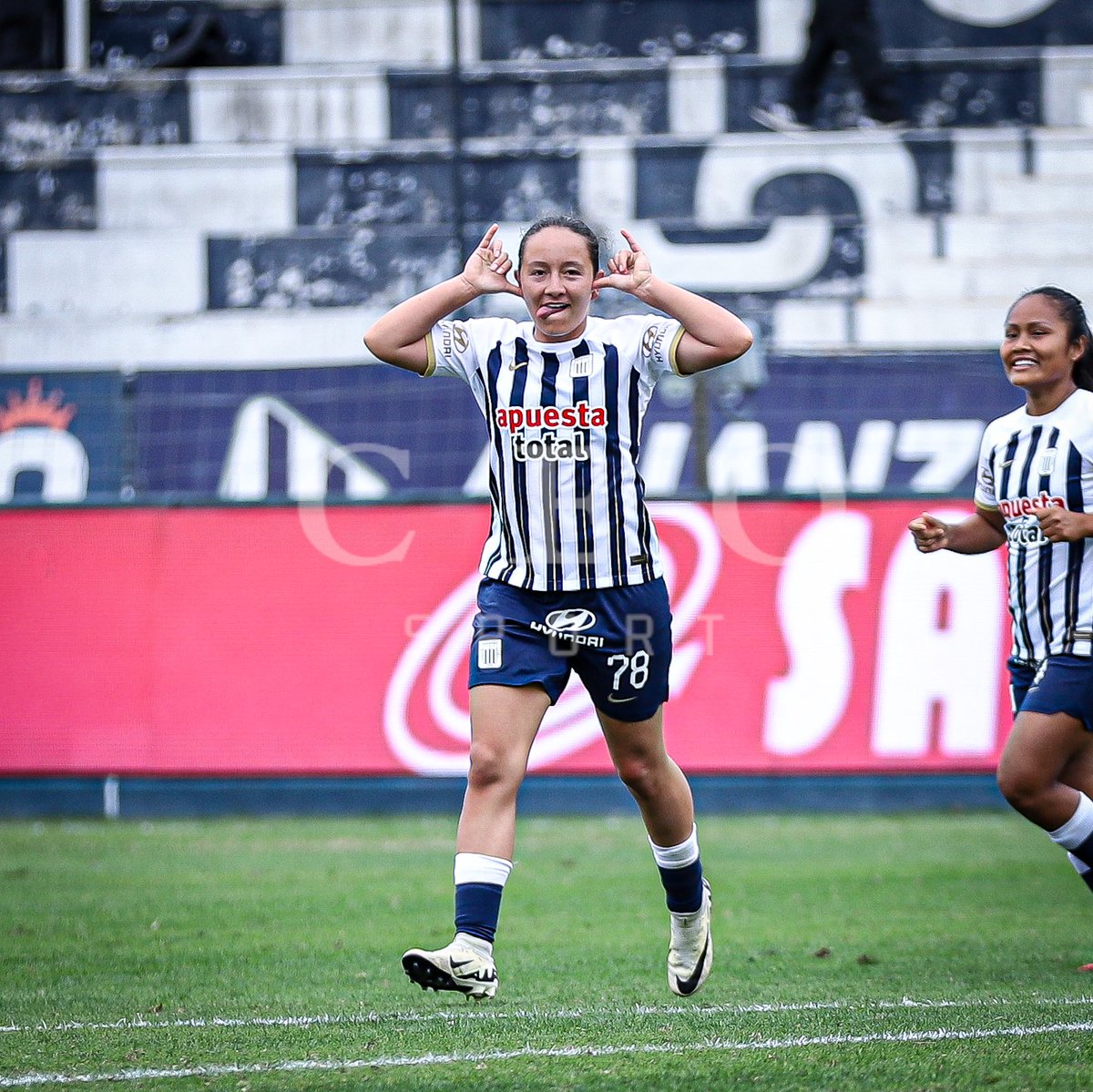 victorchunga28's tweet photo. Gol de Angie Castañeda ⚽ Alianza Lima Femenino 🔵

📸 @victorchunga28 🤝🏼 @CEO_Sport_24 

#alianzalimafemenino #AngieCastañeda https://t.co/3qHMT4hStS