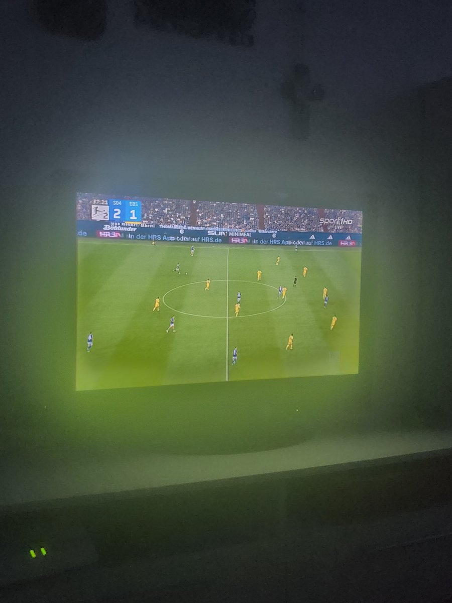 JulienTV310506's tweet photo. Jetzt noch fußball gucken 
Was macht ihr schönes??? https://t.co/5cWQfitqEd