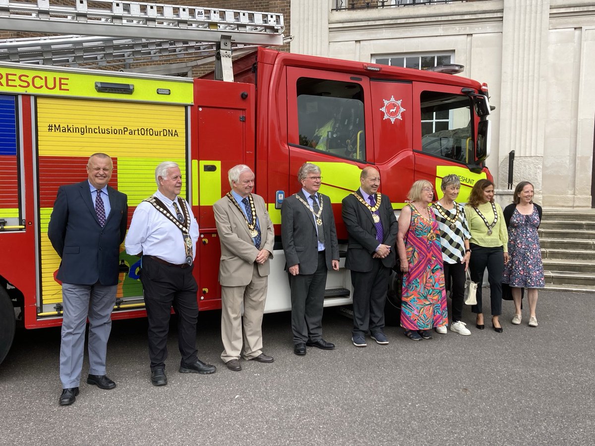 D_Wallace1714's tweet photo. A privilege to represent @BuntingfordTC at County Hall on Friday and support @hertscc in their raising of the Pride flag to coincide with the Herts Pride Festival in August and demonstrate solidarity with all staff.
#hertspride
@EastHerts https://t.co/6yWQaQ4W6i