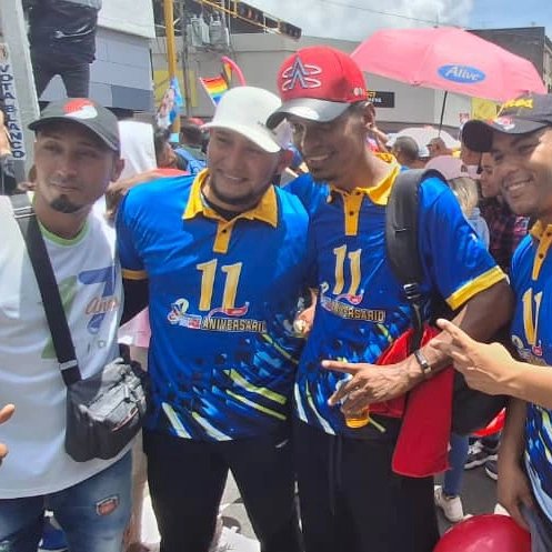 ¡Vamos Nico! 👏🏻 ¡Vamos Nico! 👏🏻 

Porque creemos en el hermoso proyecto que nos dejó el comandante Chávez hoy continuamos junto al presidente <a href="/NicolasMaduro/">Nicolás Maduro</a> rescatando los sueños de los niños, de los jóvenes, de los hombres y mujeres.

#PaísDeOchoEstrellas