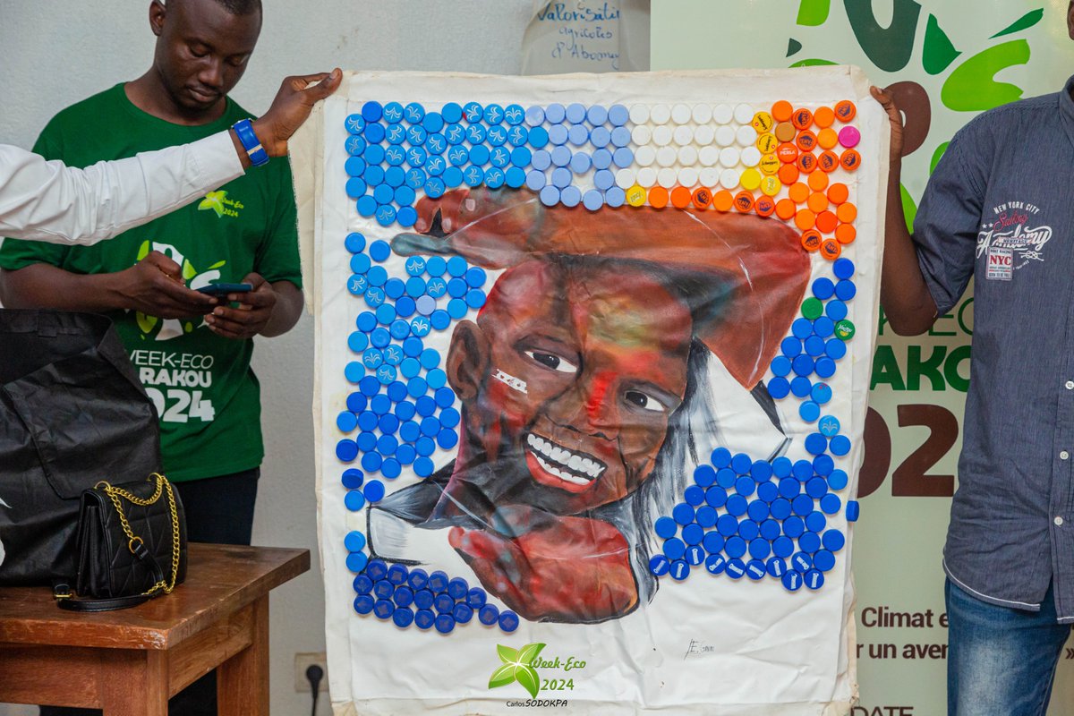 dedegnim's tweet image. Hello team
It has has been a good moment 
Come on, let&apos;s stay connected!!!!
Behind @zolaart, we had the opportunity to present one of our works during the sixth edition of the eco week in Parakou.
“Children are at the heart of climate change” 
@art our weapon today, and tomrorrow