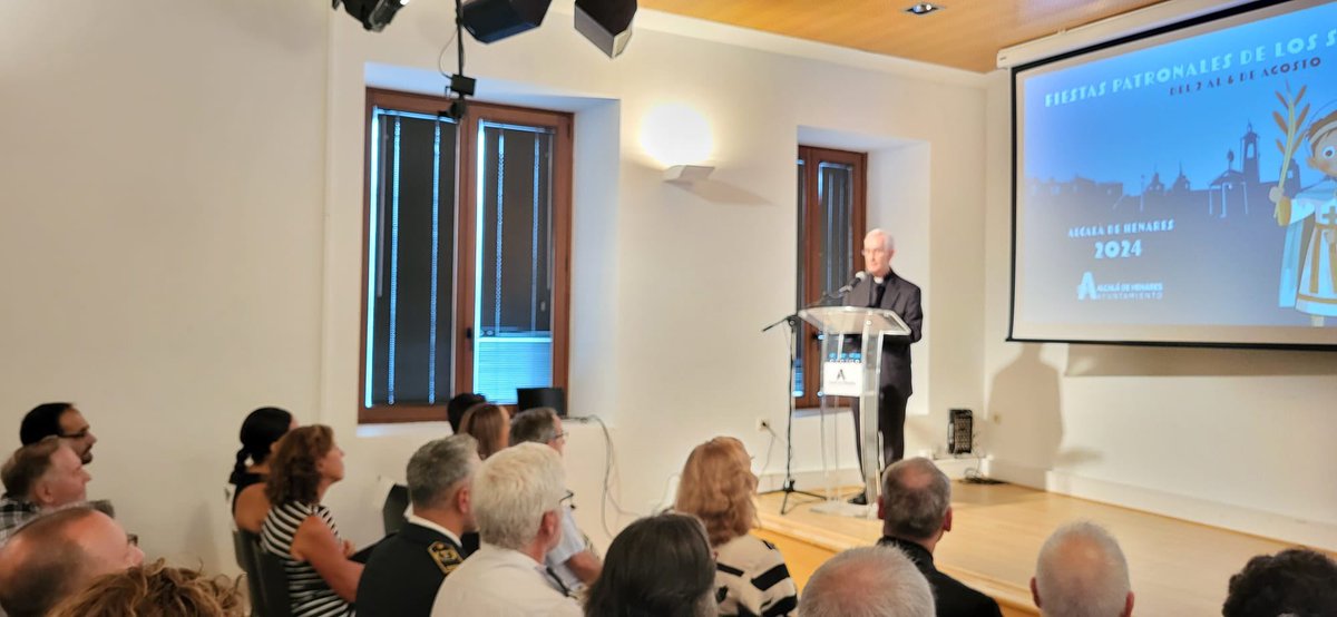 🎉 FIESTAS | El Delegado Episcopal de Patrimonio, D. Florentino Rueda, ha dado inicio oficialmente esta tarde a las Fiestas de los Santos Niños, Patronos de Alcalá, con un magnífico pregón.

🤗 Nuestras concejalas <a href="/MariaArangurenV/">María Aranguren</a> y <a href="/diana_diaz_pozo/">Diana Díaz del Pozo</a> han estado presentes