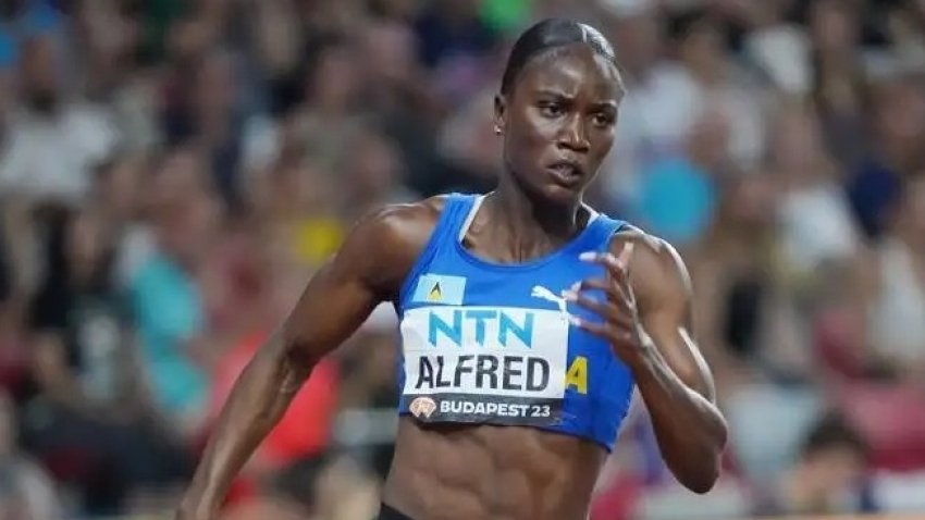 ¡¡¡¡¡¡¡HISTÓRICOOOOOO!!!!!!!

Julien Alfred, de la pequeñísima isla de SANTA LUCÍA, da la gran sorpresa de los Juegos y DESTROZA a las corredoras de EE.UU. en los 100m.
Nunca antes el país, de 180.000 habitantes, había ganado una medalla.
¡BATACAZO DESCOMUNAL E INOLVIDABLE!