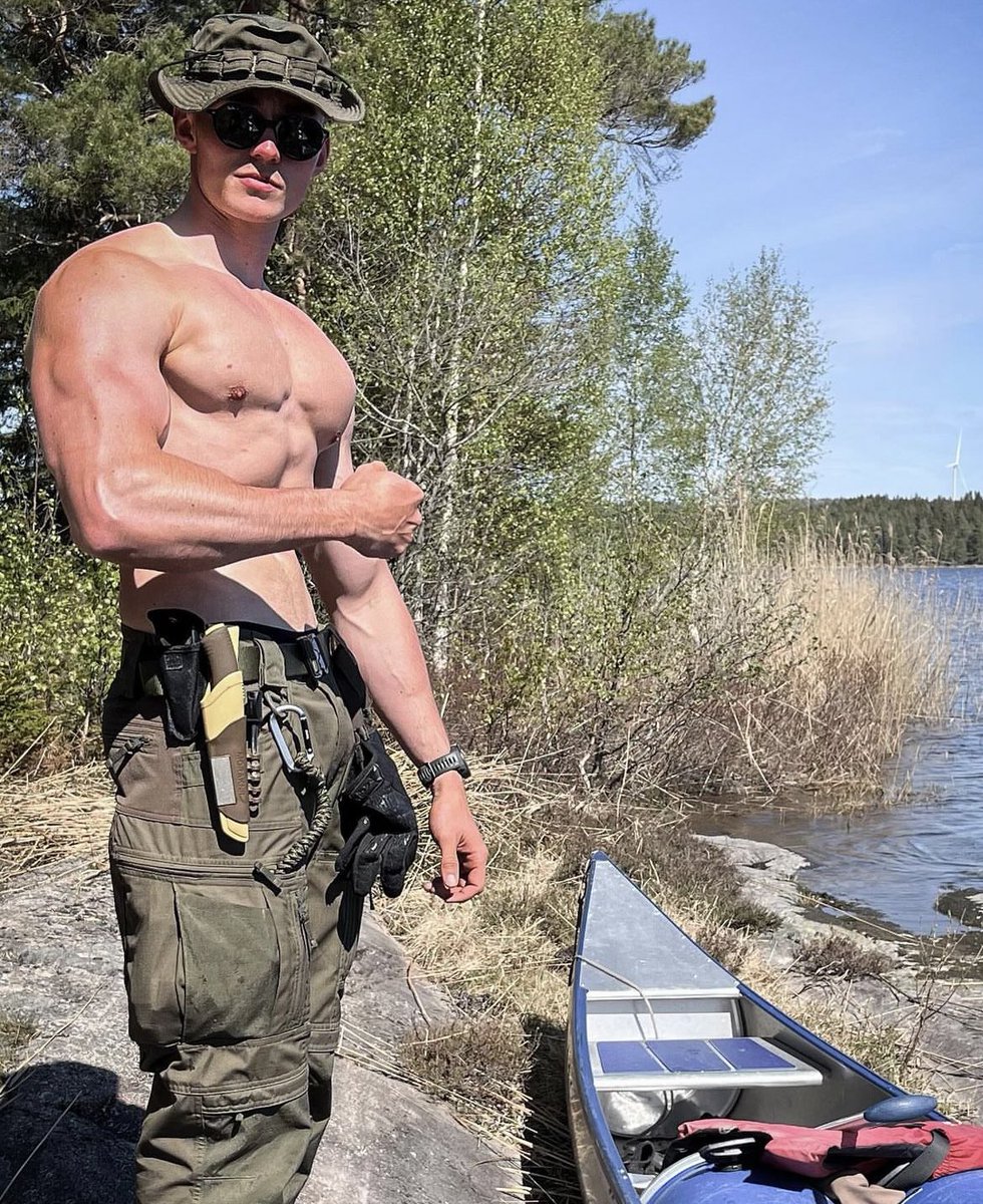 AlphaMo76's tweet photo. I’m going to hunt b!tch€s

#findom https://t.co/imLUx4lG1c