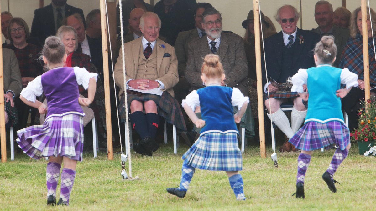 The Royal Family tweet media