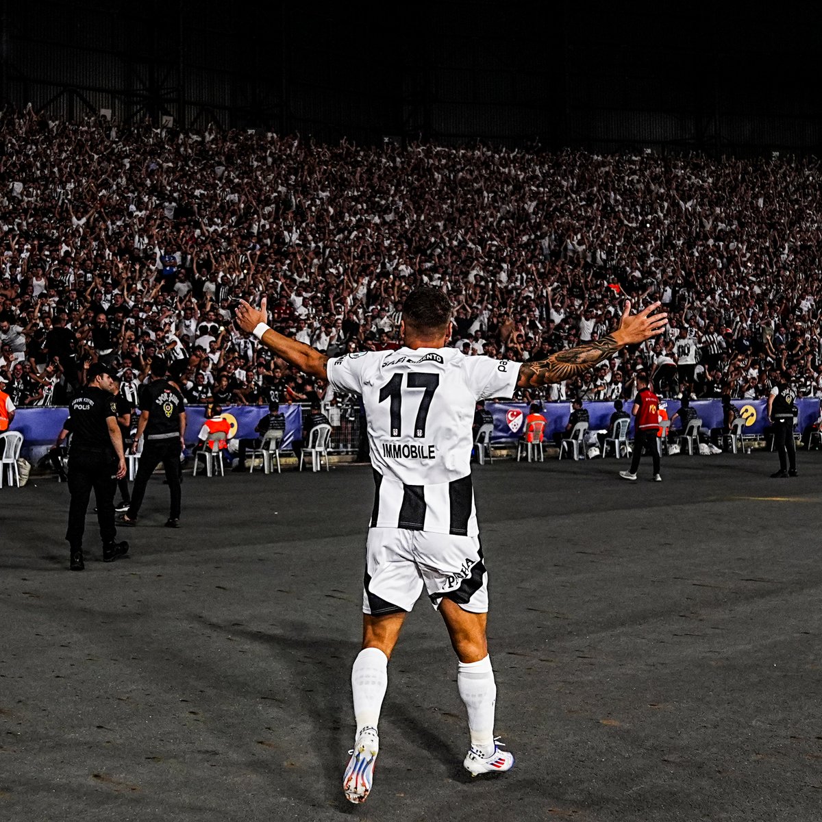 brfootball's tweet photo. Ciro Immobile scored just 21 seconds into his official Beşiktaş debut.

And it was against Galatasaray in the Turkish Super Cup.

Damn 💨 https://t.co/eQJsxTFhbL