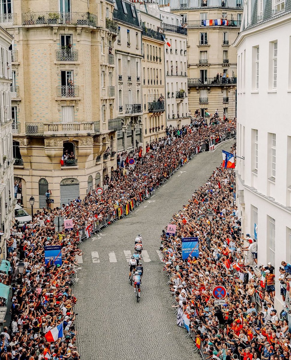 C'est ouf!!
500.000 personnes dans les rues de <a href="/Paris/">Paris</a> 
📸 <a href="/Paris2024/">Paris 2024</a> #olympics