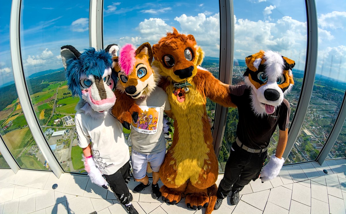 Amazing meeting at the TK Elevator in Rottweil with our fursuiters and friends. Really nice day and even nicer people. ♥️

#tkelevator #testturm 👉👈🥺
