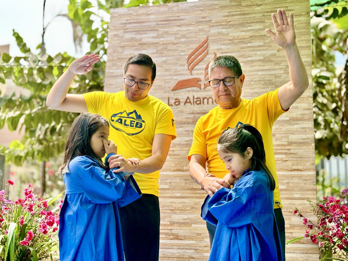 ¡Hoy es el día de tu salvación! 🙏👑 Muchas personas que participaron en los centros Calebs🖐 de la IASD La Alameda, en parques, casas e iglesias para aprender de la Palabra de Dios hoy deciden ser discípulos de Cristo, responder a su llamado y ser bautizados.💛 #MisiónCaleb2024
