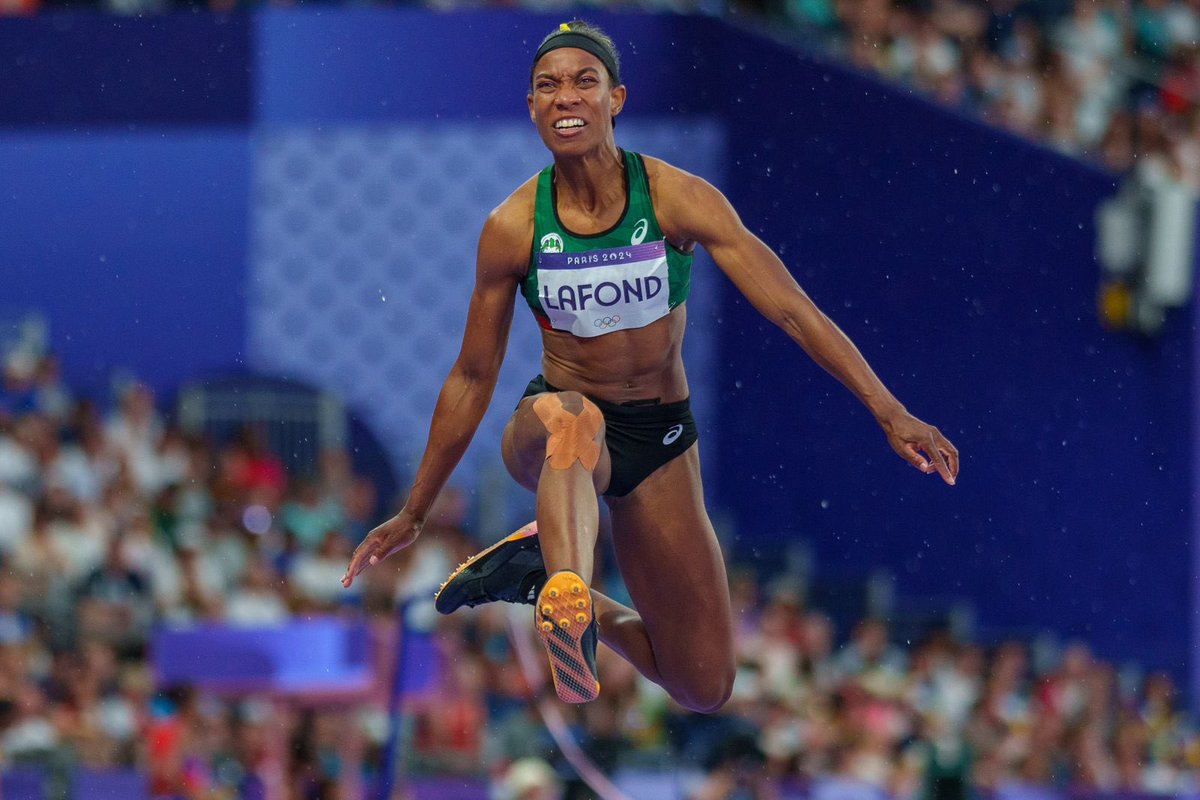 PanamSports's tweet photo. THEA LAFOND MAKES HISTORY AND WINS FIRST OLYMPIC MEDAL FOR DOMINICA! 🥇🇩🇲

Thea LaFond from Dominica wins the gold medal in women's triple jump at Paris 2024 with a distance of 15.02 meters, breaking the national record in the discipline.

Well done, Thea! 🏃‍♀👏

#PanamSports #OlympicGames #Paris2024 #Olympics