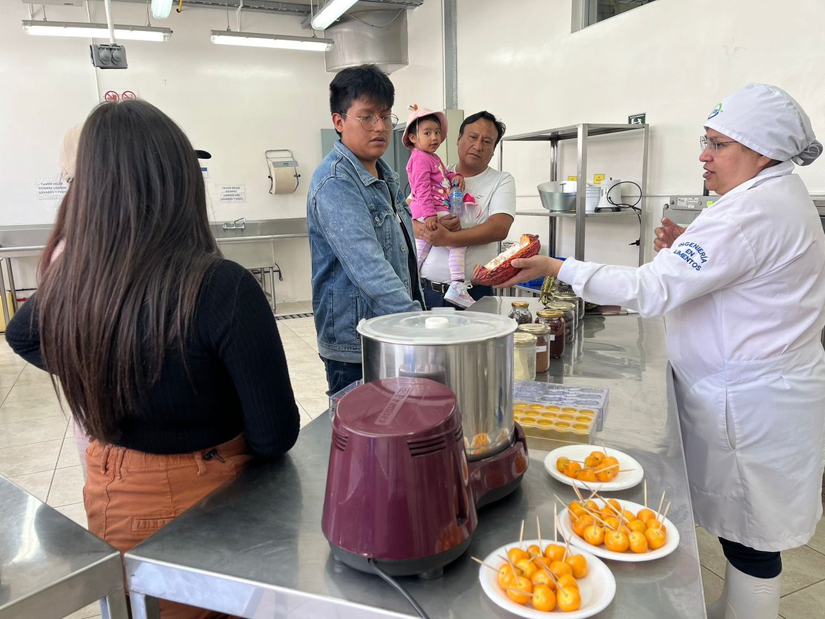UTEoficial's tweet photo. 🟢 Los estudiantes de Bachillerato fueron los protagonistas en el Xperience Day UTE, donde pudieron conocer sobre nuestra oferta académica, participar en actividades lúdicas y conocer las instalaciones de nuestras sedes en #Quito, #SantoDomingo y nuestro nuevo campus en #Manabí. 

Conoce más ▶️ https://t.co/WLivZEJEiP

#UniversidadUTE #Ecuador #EducaciónSuperior
