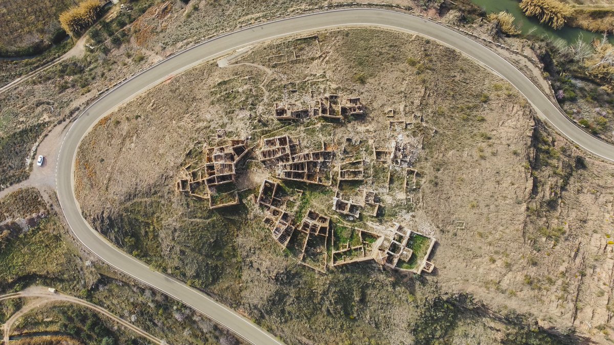 commandxdrone's tweet photo. Villanueva de Jalón. Zaragoza. España.
Pueblo abandonado durante la segunda mitad del siglo XX. https://t.co/gphl0k6s5u