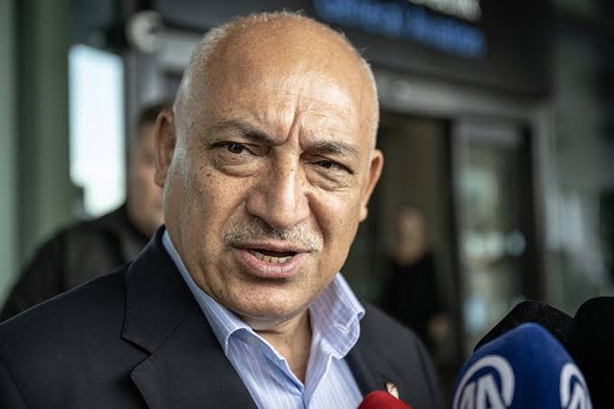 Galatasaray onun eksikliğini yaşıyor

#bjkgs #Besiktas #Galatasaray