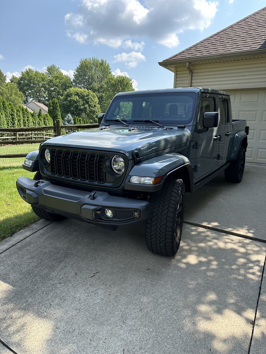 beefygaymer's tweet photo. Back home and it got no ducks today. 😢🐥 #JeepFest https://t.co/lKEgkg9hNW