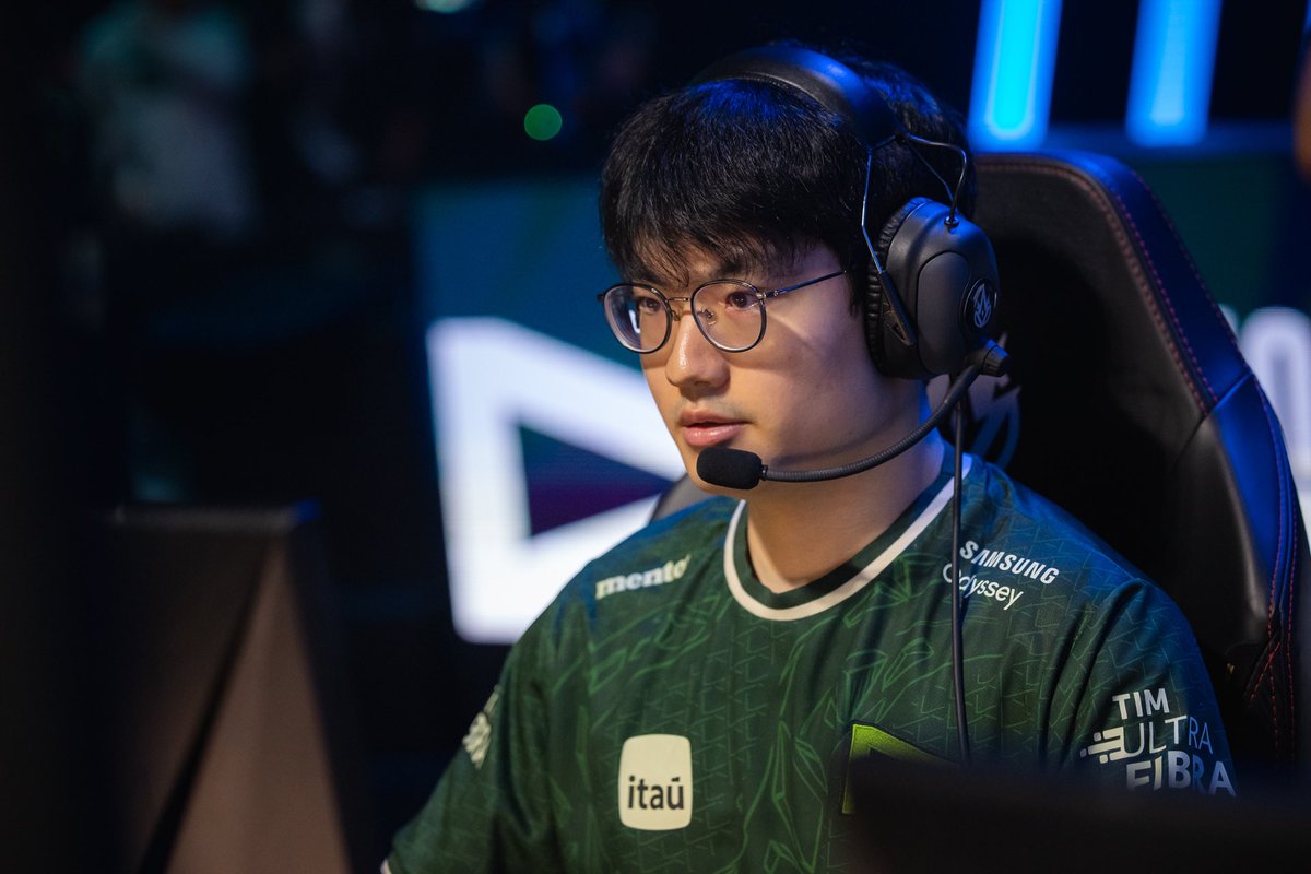 LOUDgg's tweet image. EU TO MALUCO 

2-2 E IREMOS PARA O REVERSE SWEEP 

VAMOOOOOOOOOOOOOOOOOOOOOOOOOOOOOOOOOOOOOOOOOOOOOOOOO

QUE DEUS ABENCOE LOUD ROUTE