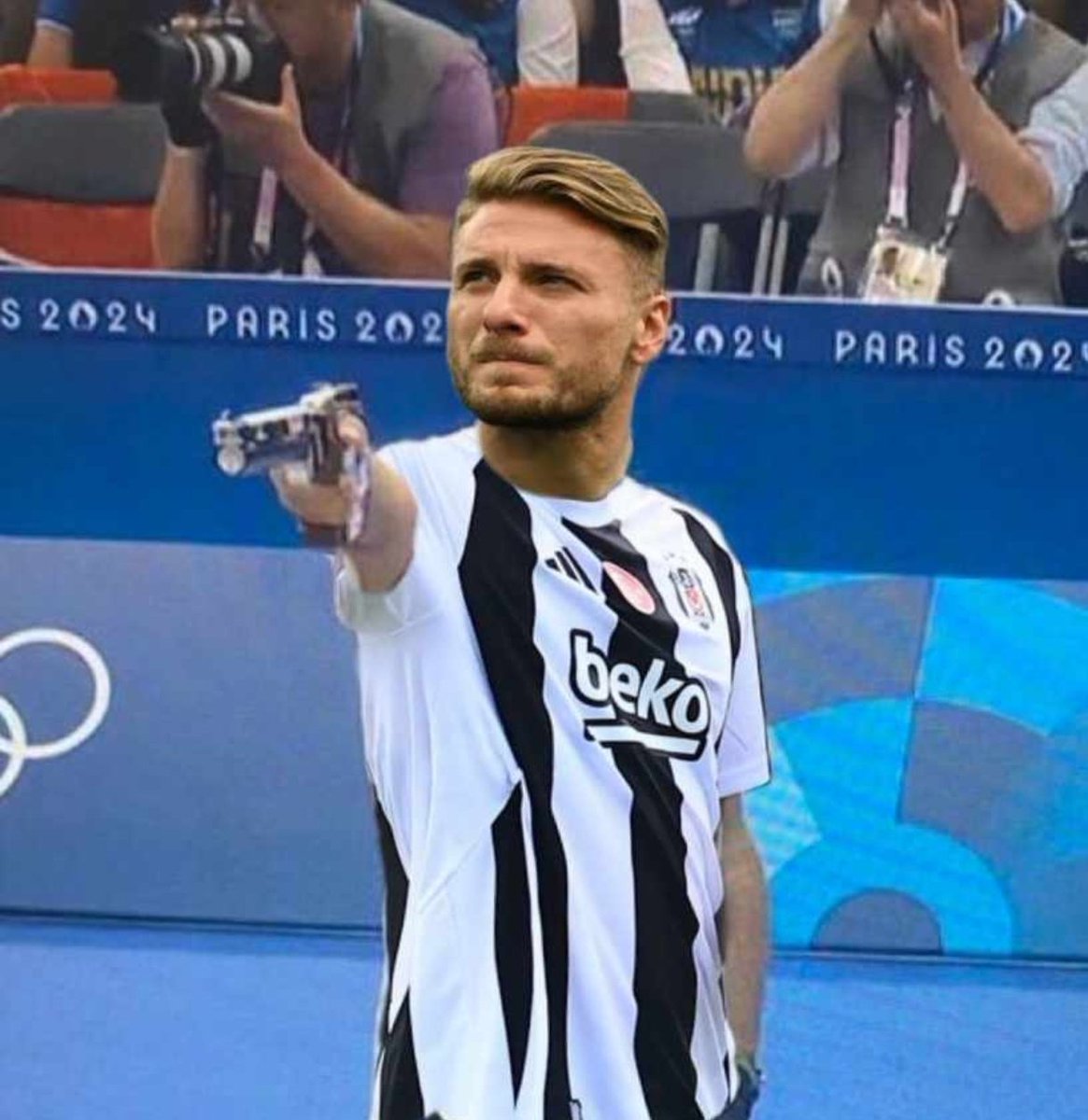 bysadiocal's tweet photo. Ciroooohohohoho 🦅🦅🦅
Eğlendin mi @KunGalatasaray 🤣🤣
#BJKvGS https://t.co/l7gHfJyKU6