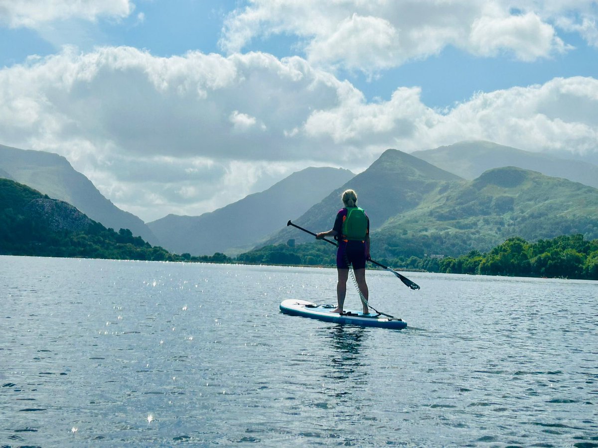 carysbach's tweet photo. Todays vibe… 

#Cymru #Llanberis #YrWyddfa #LlynPadarn #paddleboard #Haf #summer #summerholidays -#Wellbeing https://t.co/XiVvngCUJi