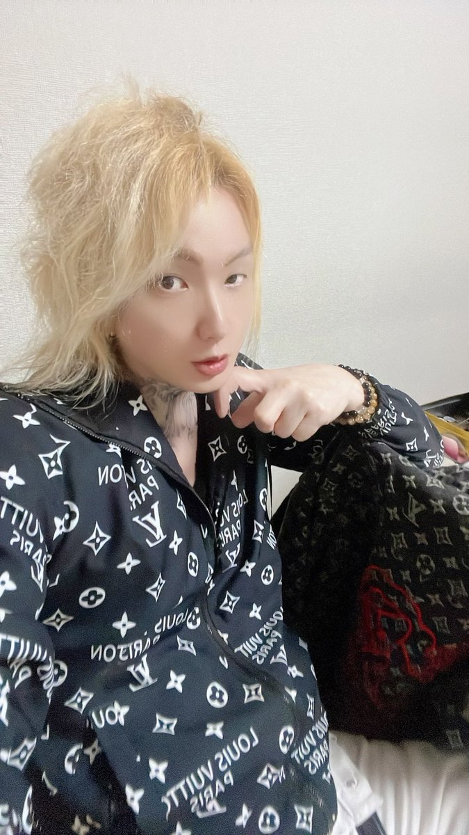 hyuga_sei1's tweet photo. 💐尾張の日向💐
💐ギフト企画💐

Amazon or 楽天 ギフト
💐【10000円】分💐

　💐応募方法💐

❶フォロー&amp;この投稿をRT
※引用RTすれば当選率2倍UP

タグ #尾張の日向 #日向ファミリー #尾張のカリスマ をつけてさらにUP
※タグ収集付きキャンペーンツール使用

8/10(土)23:59分迄/ 抽選後DM💐 https://t.co/IzHEt7IubR