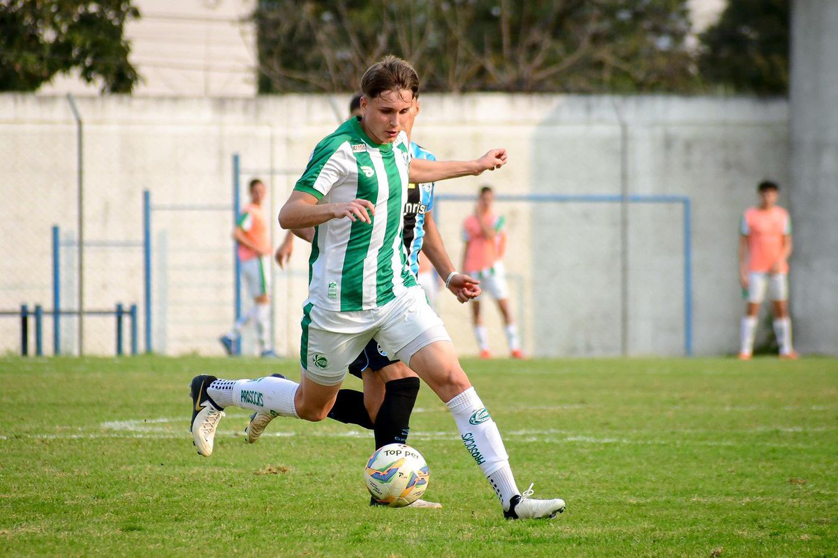 ECJuventude's tweet photo. Tudo igual na primeira semifinal do Gauchão sub-17 🟢⚪️ 

Atuando na tarde deste sábado, no Homero Soldatelli, a equipe do técnico Fernando Garcia ficou no empate sem gols diante do Grêmio.

Vamos JUntos pelear pela vaga na decisão. 

📷 Maria Eduarda Panizzi/ECJ 

#BaseDoJu https://t.co/BRXydrtZNb