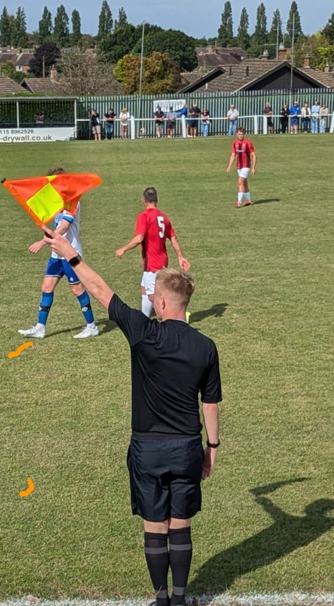 suew96's tweet photo. @elliswhite04 AR duties today in the @EmiratesFACup extra preliminary round at Kimberley v Cleethorpes. https://t.co/BXI5rHl9uR