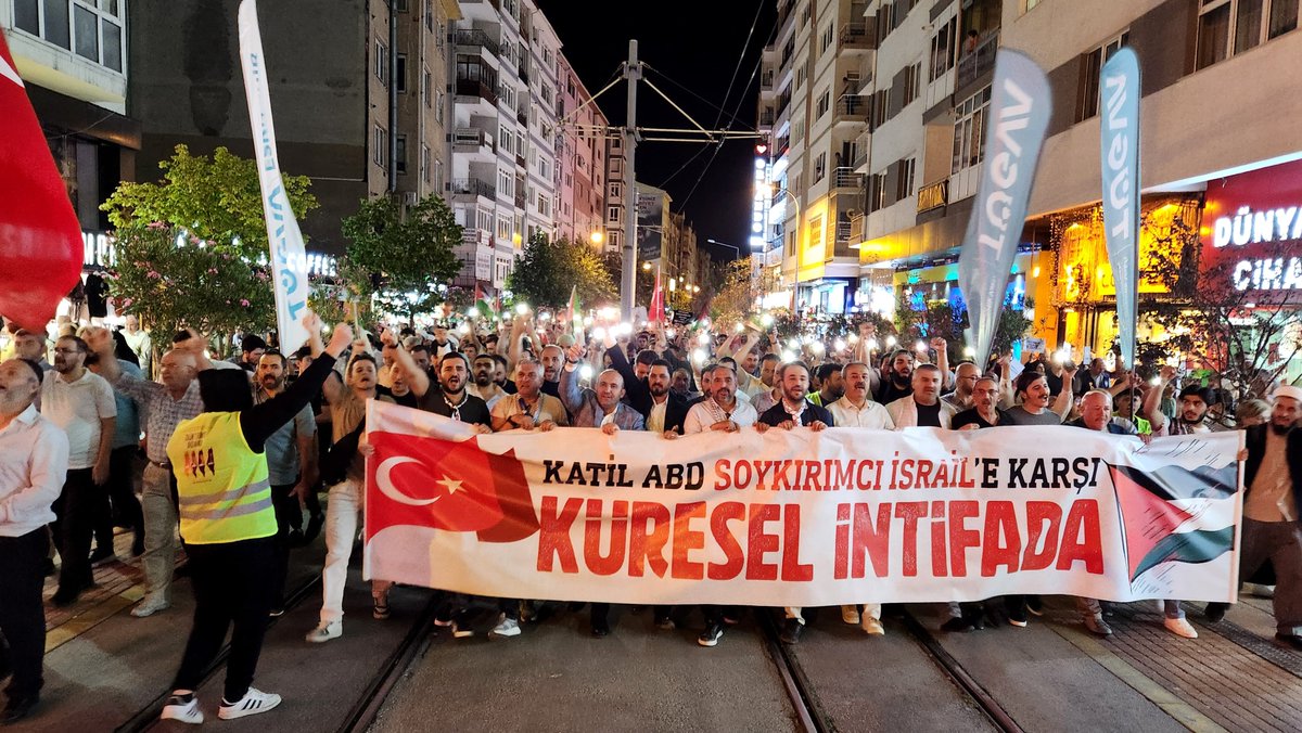 Filistin, Gazze, Kudüs ve Mescid-i Aksa özgür olana kadar bitmeyecek bir davamız var...

Siyonizmle ve siyonist uşaklarıyla kıyamete kadar meselemiz var.
#ÖzgürFilistin