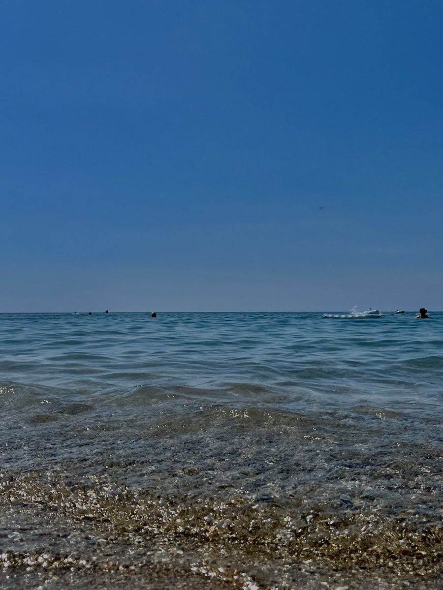 я тут зачислена на бюджет факультета мечты не буду платить 632 тысячи в год и теперь наконец-то отдыхаю в ол инклюзив отеле