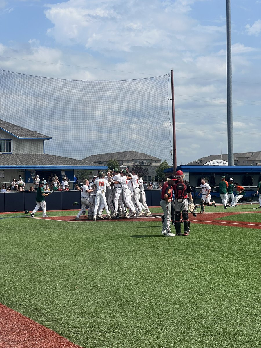 After 10 innings, West Fargo wins the ND Legion AA 2024 State Tournament 2-1!
A walk off HR ends it. 
#centralplainsregional