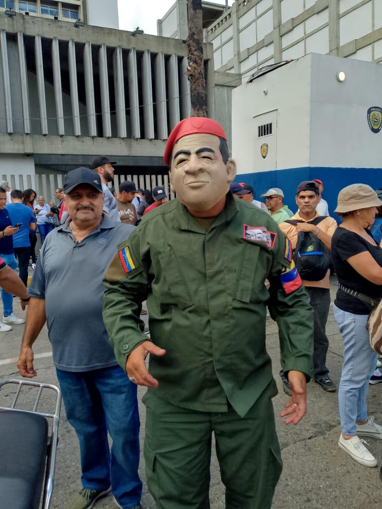VictorJulioGo's tweet photo. Somos alegría y Paz. Así es nuestro pueblo. Pdte. @NicolasMaduro @HectoRodriguez @dcabellor @PartidoPSUV @PsuvMirandaVE @LeninSosa11 @luiscarPSUV @pinfantea https://t.co/Ss8ZHIPwzQ