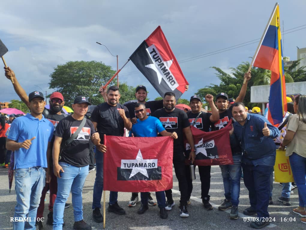 ¡DEFENDEMOS LA PAZ!

La militancia Rebelde del Mpio. <a href="/TupamaroCaroni_/">Tupamaro Caroní mrt</a>, junto a nuestro Sec. Nal. De Obreros y Trabajadores del Campo <a href="/ChristoferRuben/">Rubén Christofer</a> activos en las calles en defensa de la Revolución Bolivariana, dando el apoyo al Pdte. <a href="/NicolasMaduro/">Nicolás Maduro</a>.

#PaisDeOchoEstrellas