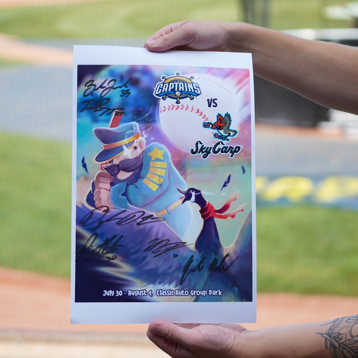 signed artist series poster GIVEAWAY 🤗

here's how you enter:
🎨 follow us
🎨 repost this

three winners will be selected Monday, August 5th at 9am - keep ya DM's open