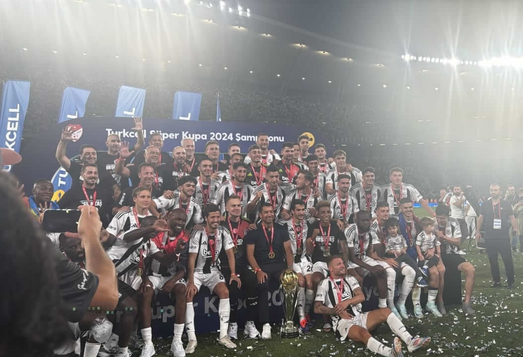 HaberKartali's tweet photo. ŞAMPİYON BEŞİKTAŞ! https://t.co/1dJa8OFxmo