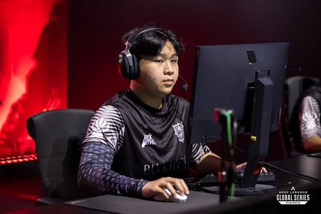 Hem614's tweet photo. @TSM @Verhulst @zaptoh_ @TSM_Reps @talmadgeapex @EWC_EN hes waiting https://t.co/i2AqySyntq